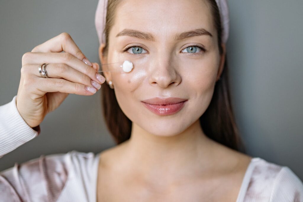 How do peptides help fight discoloration and uneven skin tone?